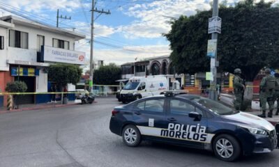 Calle acordonada y patrullas en Temixco