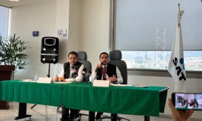 Autoridades del SAT en conferencia de prensa en instalaciones del SAT