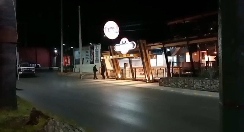 Fachada de bar atacado en Av. Domingo Diez