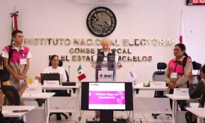 INE Morelos, presidente del ine frente a consejos dando conferencia de prensa