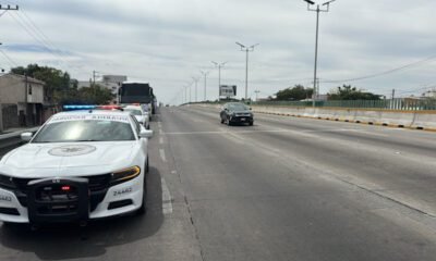 Manifestación de transportistas, orillados en la carretera