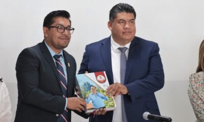 Secretario de Hacienda entrega informe de Gobernador Cuauhtémoc Blanco a Presidente del Congreso Local
