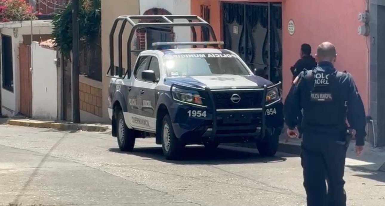 Patrulla y policías de Cuernavaca