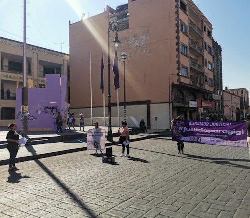 Manifestación a las afueras del TSJ