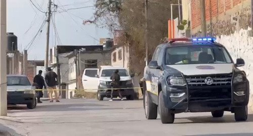 Patrullas y policías en calle de Temixco