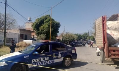 Patrulla de la policía y acordonamiento