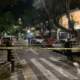 Un hombre de entre 40 y 45 años fue asesinado dentro de su camioneta en pleno Polanco, CDMX. Los responsables escaparon a bordo de una motocicleta, mientras la zona fue acordonada por las autoridades.