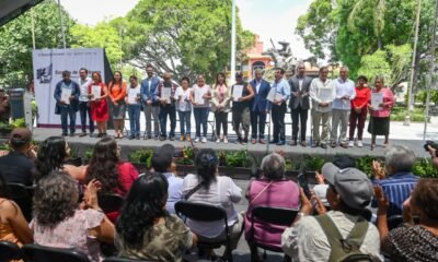 En la fotografía se observa a la gobernadora de Morelos.
