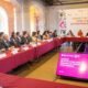 Foto muestra el foro de reunión para conocer los términos de la sesión.