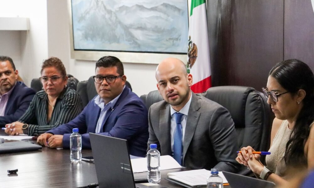 En la foto aparece el fiscal Edgar Maldonado.