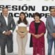 En la foto se puede observar al presidente de la mesa directiva del congreso del estado Isaac Pimentel acompañada de la diputada Eleonor Martínez Gómez.