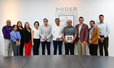 En la fotografía aparecen Isaac Pimentel y miembros del INEGI.