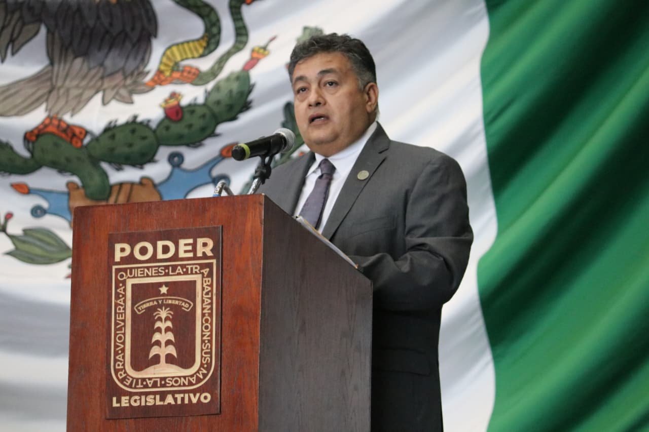 Secretario de seguridad Miguel Ángel Urrutia Lozano.