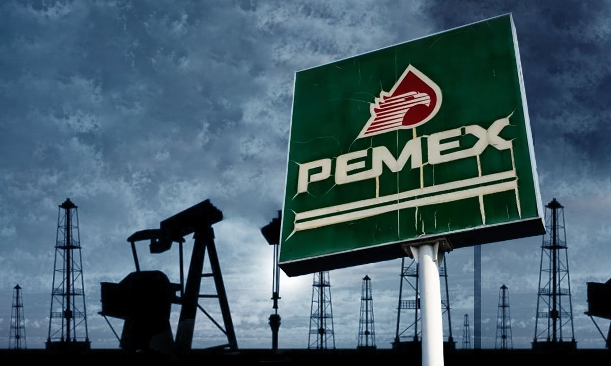 Fotografía muestra logo de Pemex