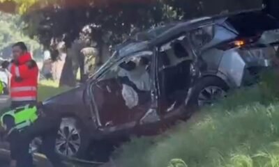 Camioneta accidentada en la carretera federal México-Cuernavaca.