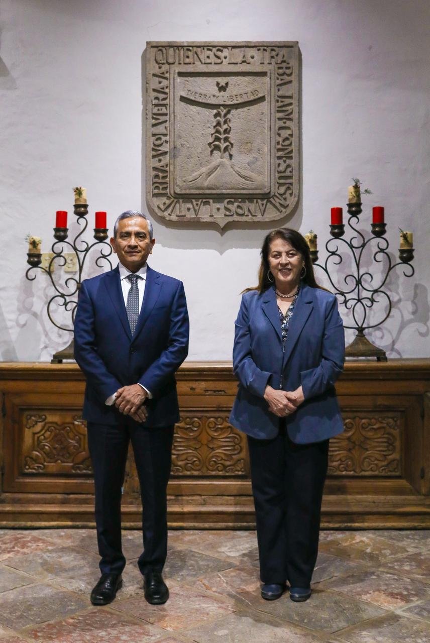 Fernando BlumenKron y Margarita González Saravia.